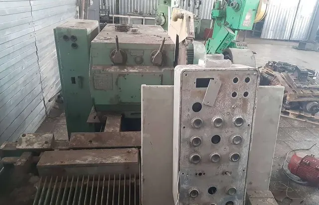 Станок автомат отрезной круглопильный 8Г663