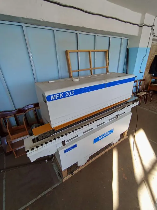 Кромкооблицовочный станок MFK 203