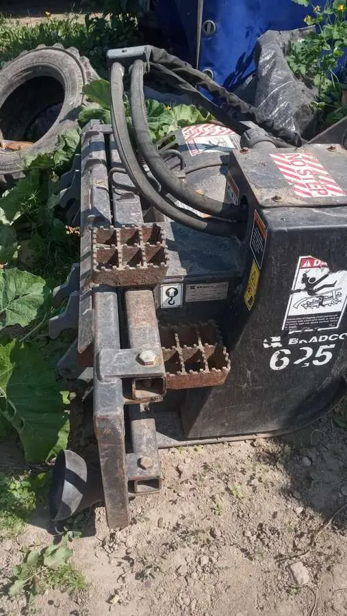 Бара траншеекопатель Bobcat 625