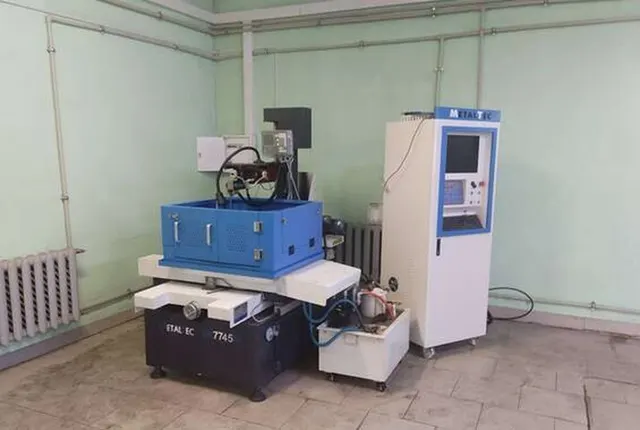 Электроэрозионный станок MetalTec DK7745M