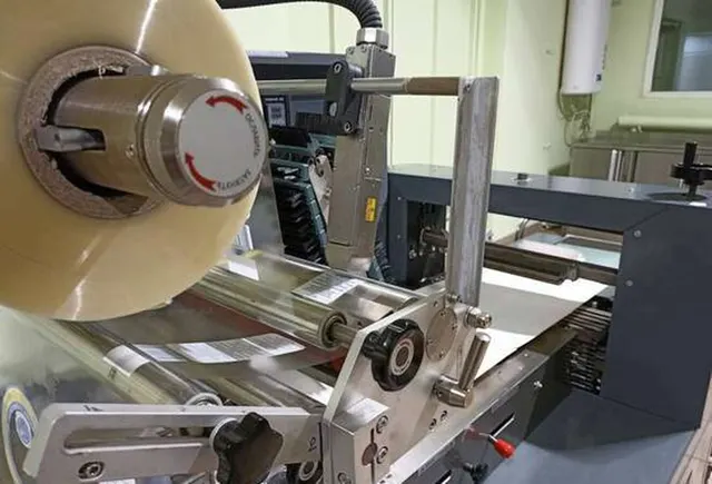 Горизонтальная упаковочная машина PROSTOR-600