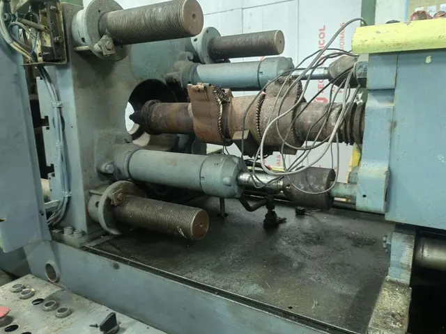 Термопластавтомат Kuasi 410/160