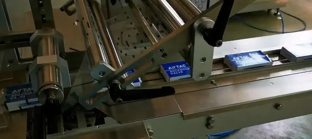 Упаковочная машина AHP-400S до 150мм