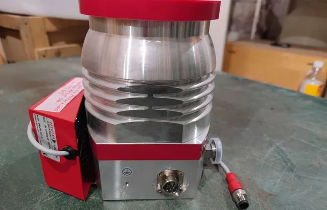 Турбомолекулярный насос Pfeiffer Vacuum HiPace 300