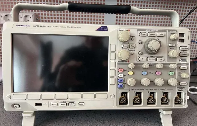 Осциллограф Tektronix DPO3054