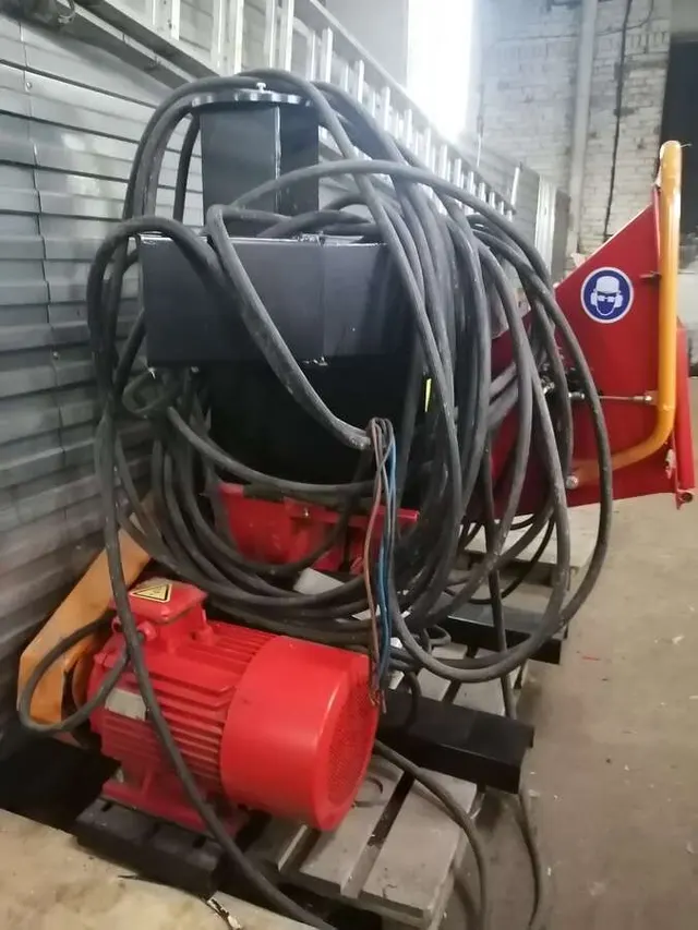 Щепорубительная машина (дробилка) DP 660 E