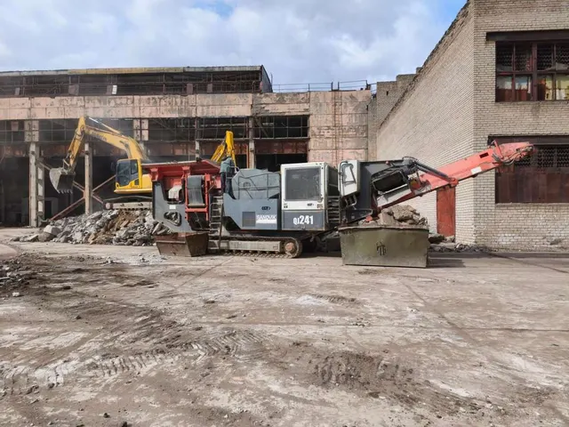 Дробилка щековая Sandvik QJ241 2011г.в.
