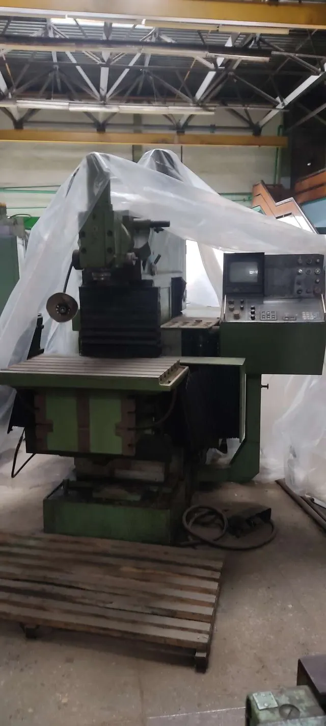 Фрезерный станок AG400 CNC 1987г.в.