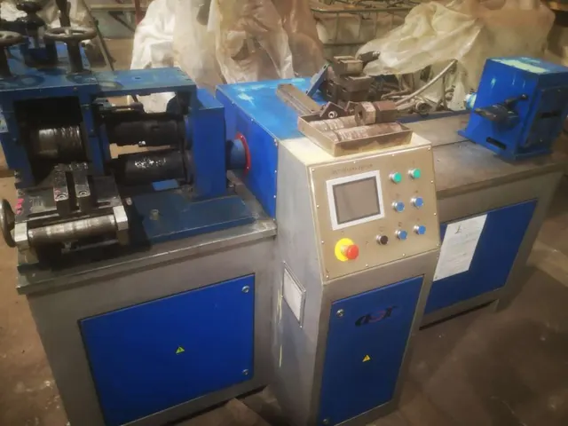 Станок универсальный с ЧПУ UMT-01