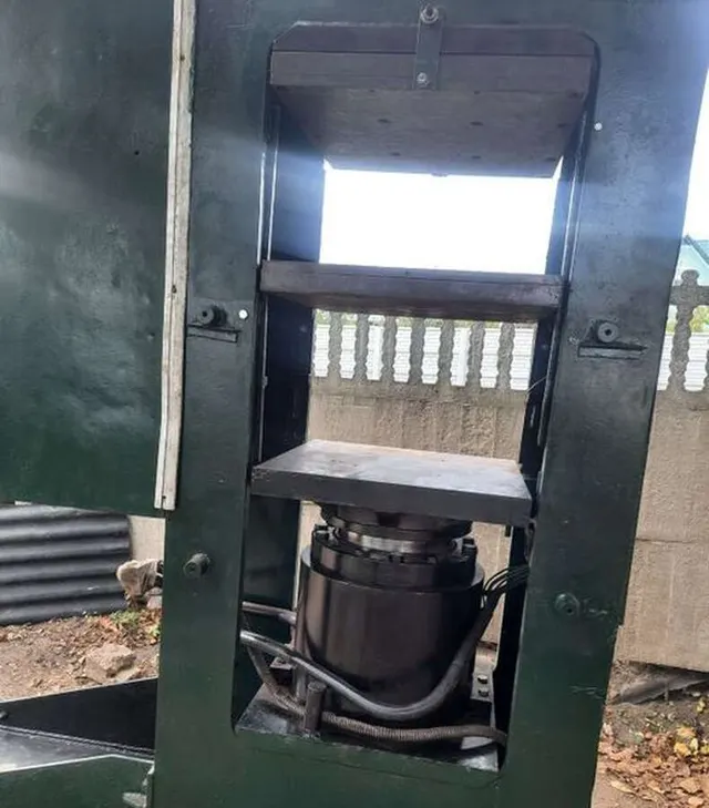 Пресс для РТИ, 200 тонн
