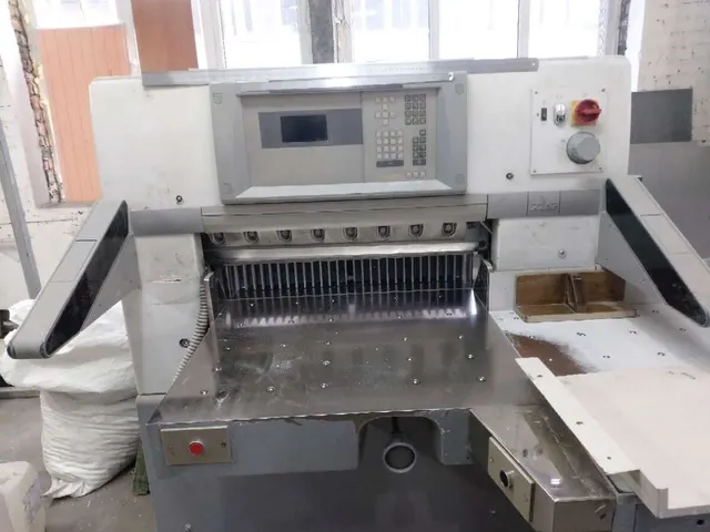 Бумагорезательная машина Polar-78 XS