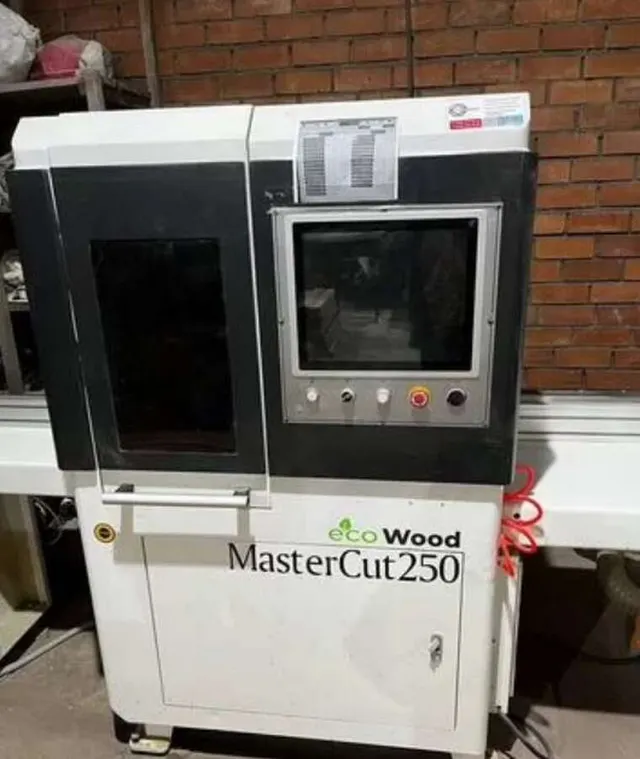 Торцовочный станок EcoWood MasterCut 250/6,3