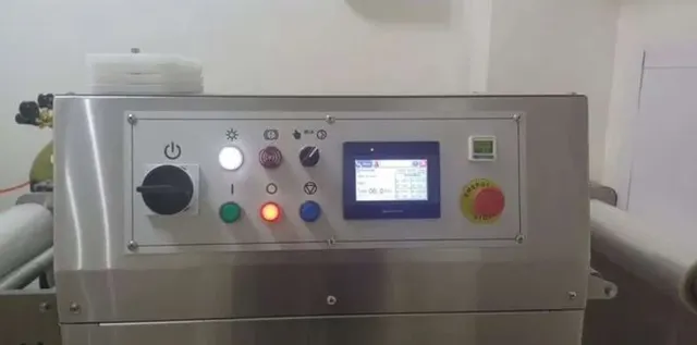 Полуавтоматический запайщик лотков HVT-550M/4