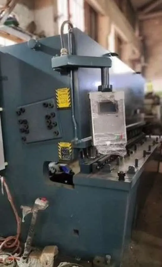 Гильотина гидравлическая Durma SBT-3020