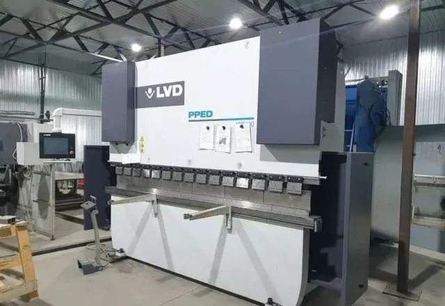 Пресс листогибочный гидравлический LVD PPED 165/30